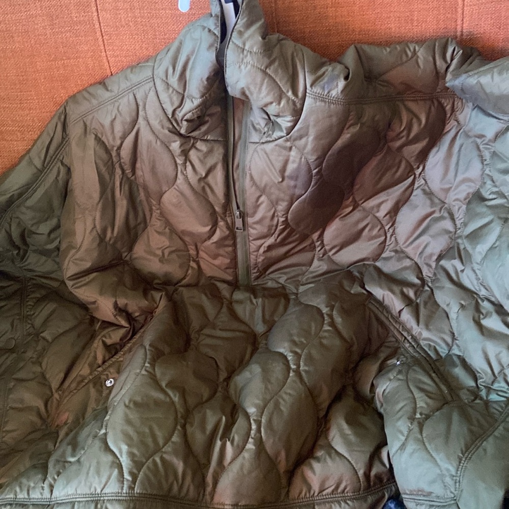 Army green H&M women’s cape size M